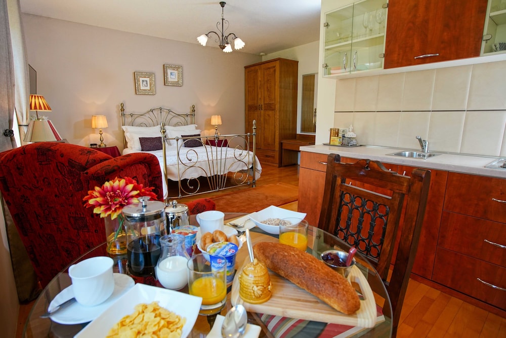 Boutique Guest Accommodation Zephyrus 64/80