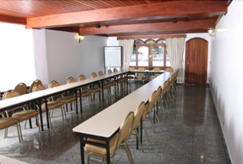 Pousada Recanto Almeida 56/67