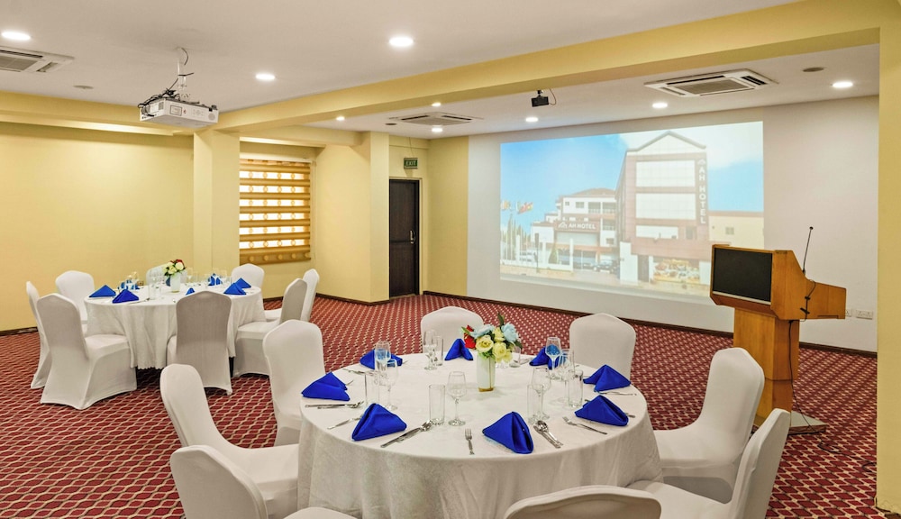 AH Hotel and Conference 36/50
