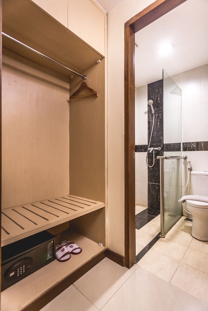 Feodora Hotel Grogol 20/20
