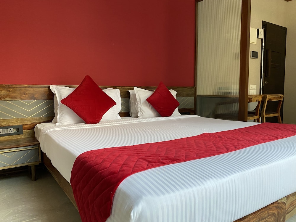 Theory9 Premium Serviced Apartments Khar 13/50