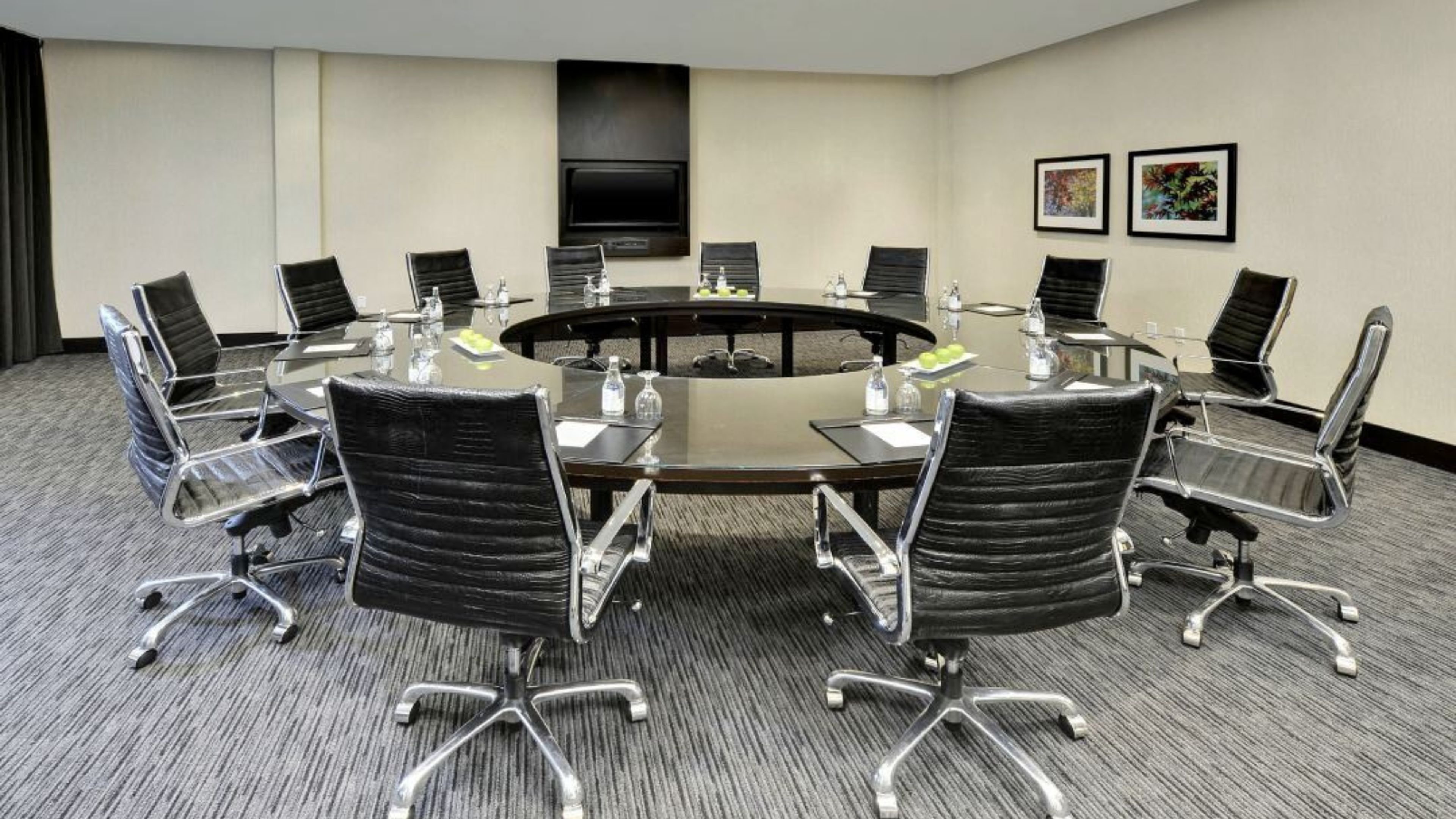 Crowne Plaza Toronto – North York 54/70