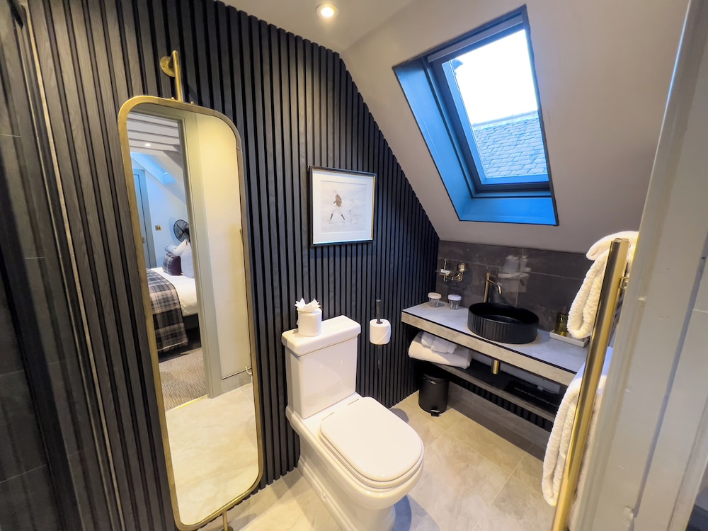 Abbotsford Hotel 49/50