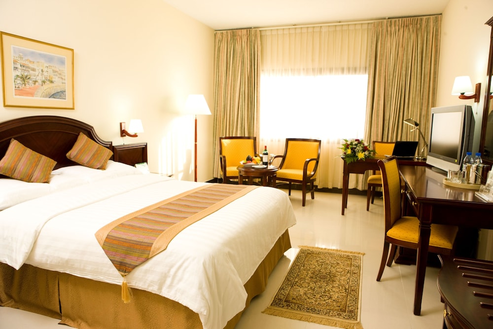 Muscat Holiday 12/41