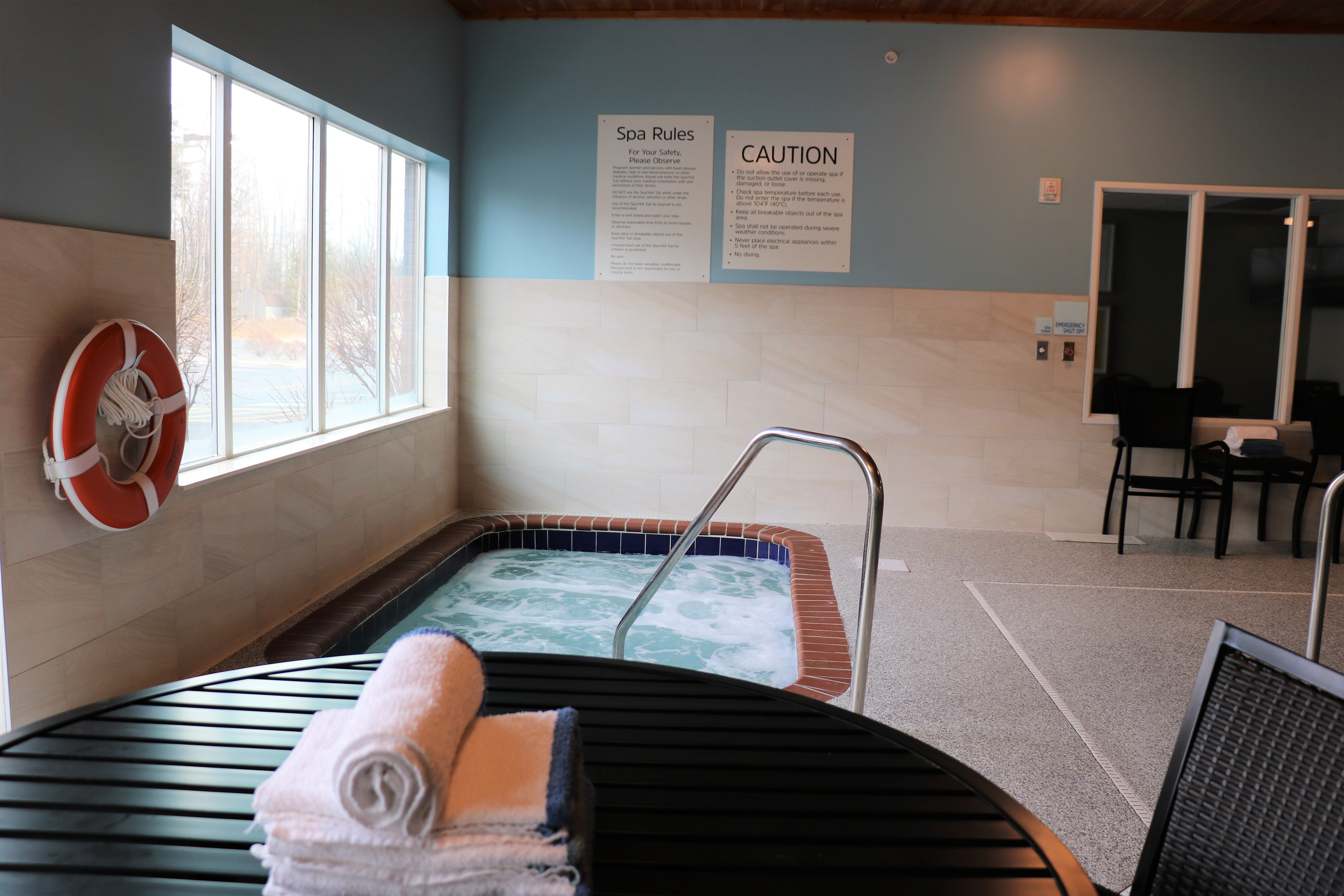 Holiday Inn Express & Suites Marquette, an IHG Hotel 18/50