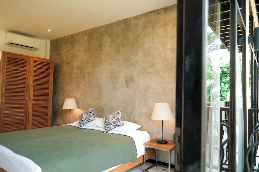 STANDARD, DOUBLE OR TWIN BED
