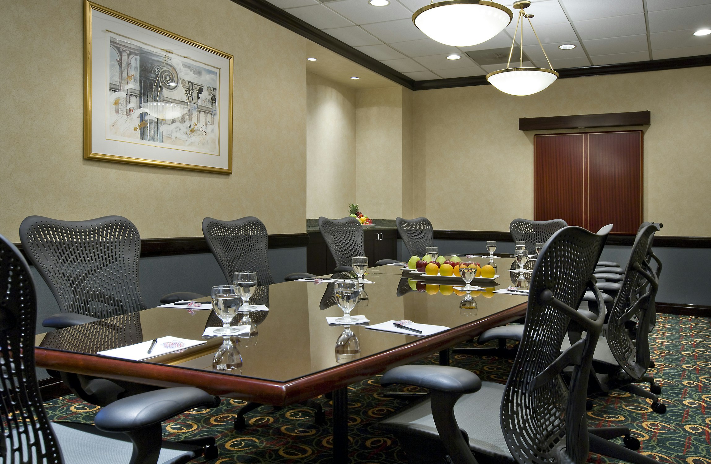 DoubleTree Suites by Hilton Hotel & Conference Center Chicago-Downers Grove 47/60