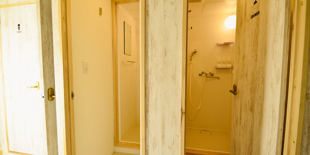 R Guest House - Hostel 26/50