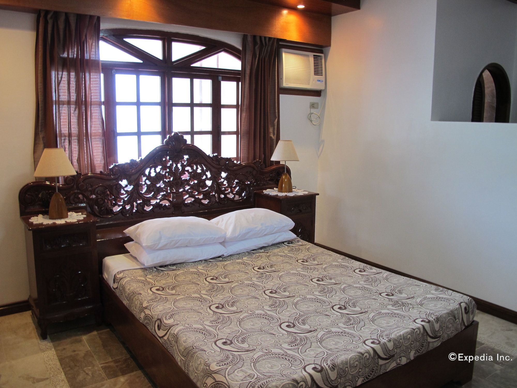 BRIDAL, SUITE