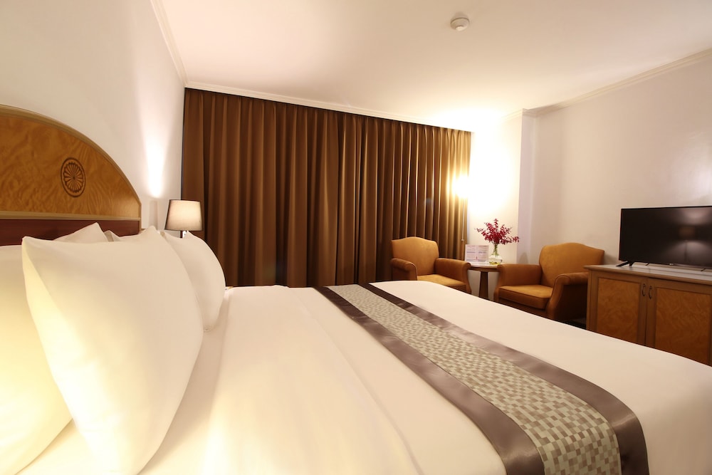 Grand Tower Inn Rama VI 19/70