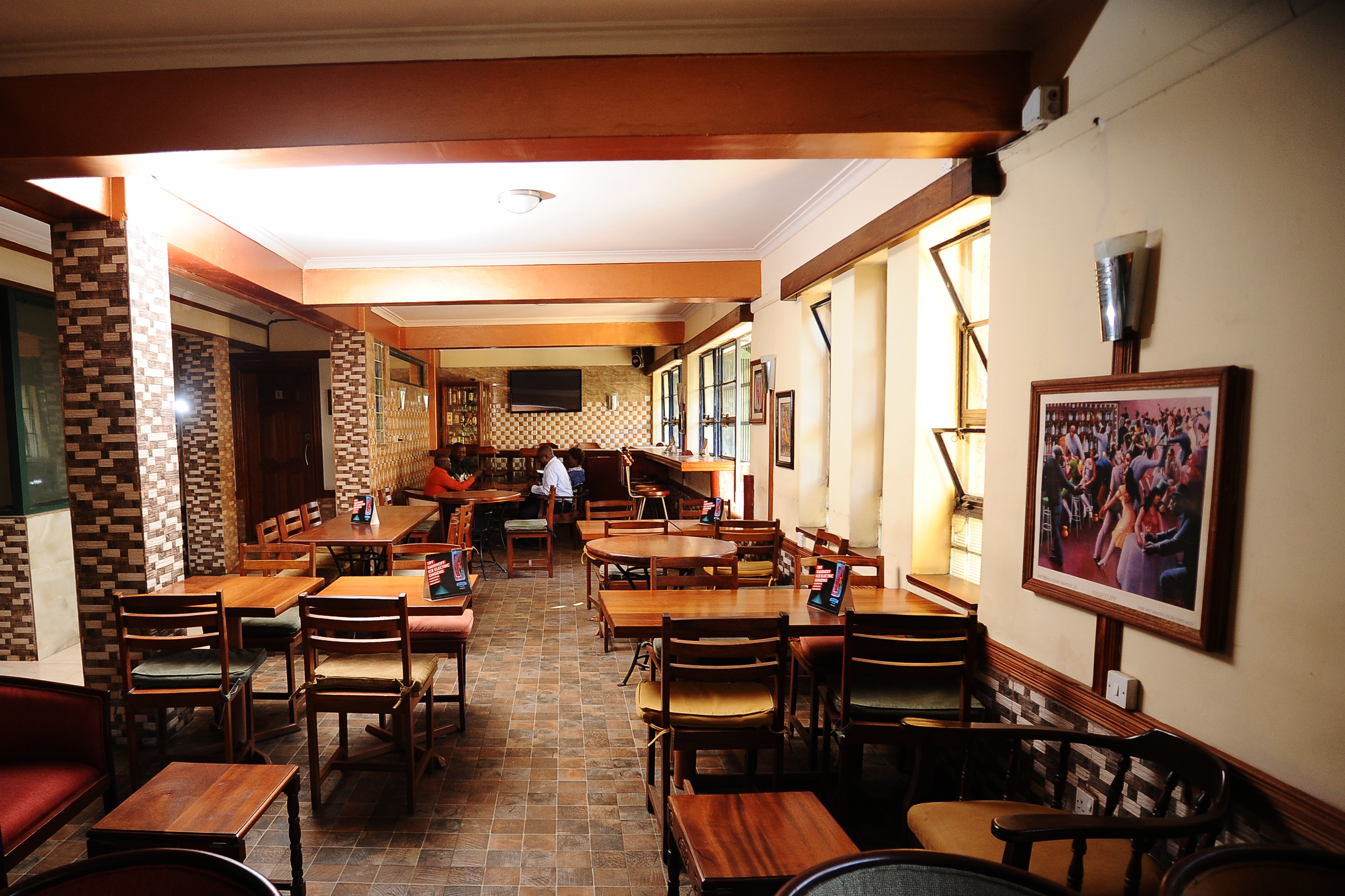 Kenya Comfort Hotel 67/69