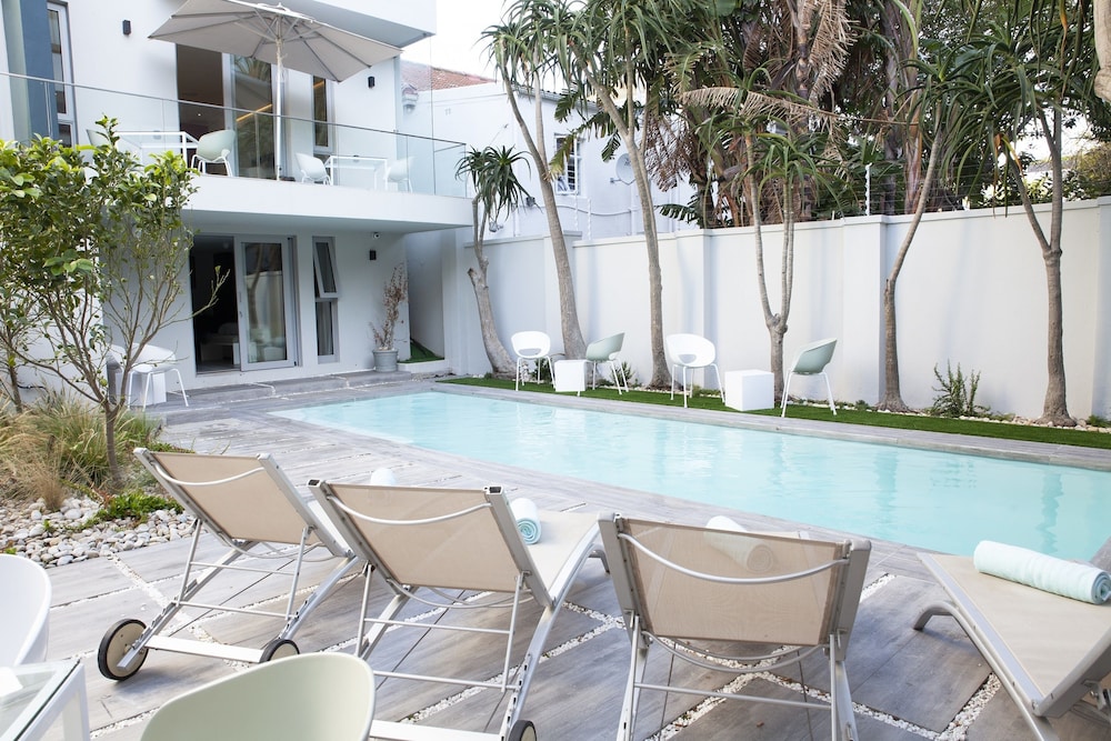 Zest Boutique Hotel 42/49