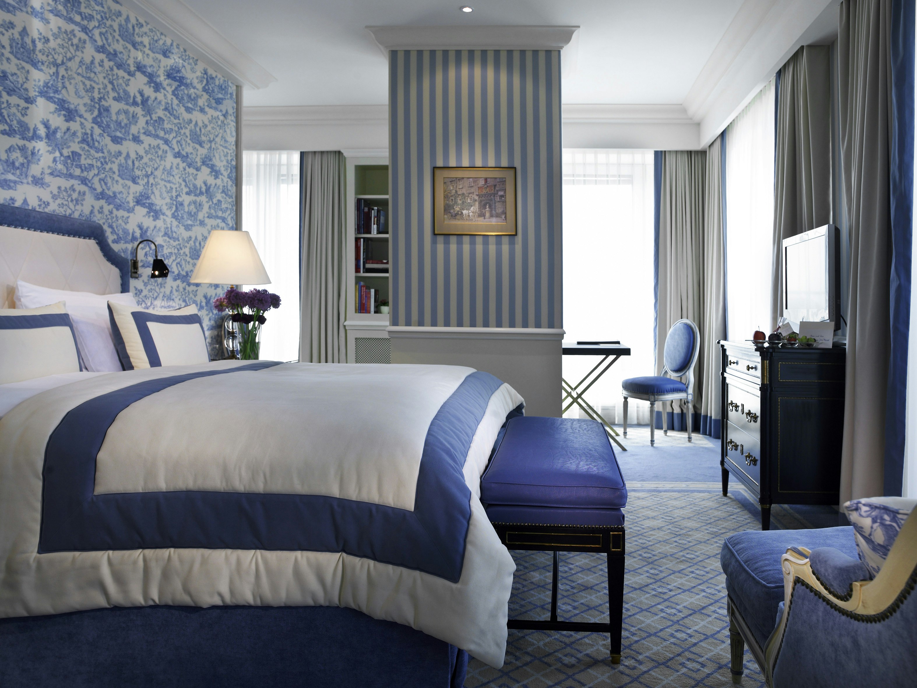 SIGNATURE, SUITE, TERRACE