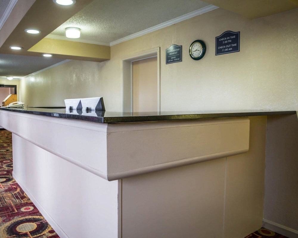 Rodeway Inn and Suites Plymouth Hwy 64 28/55