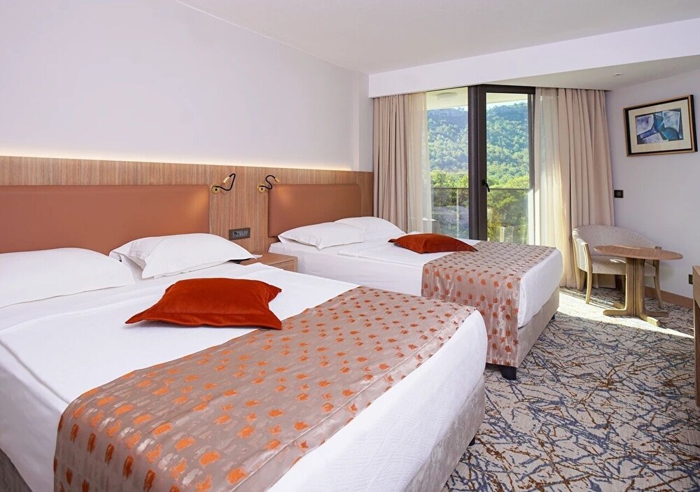 Ozkaymak Marina Hotel 49/98