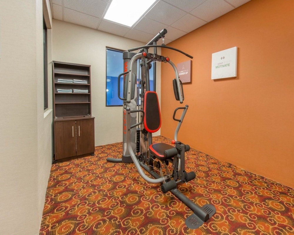 Comfort Suites Altoona North 15/32