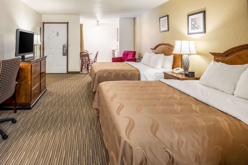 Quality Inn Keystone near Mount Rushmore 18/47