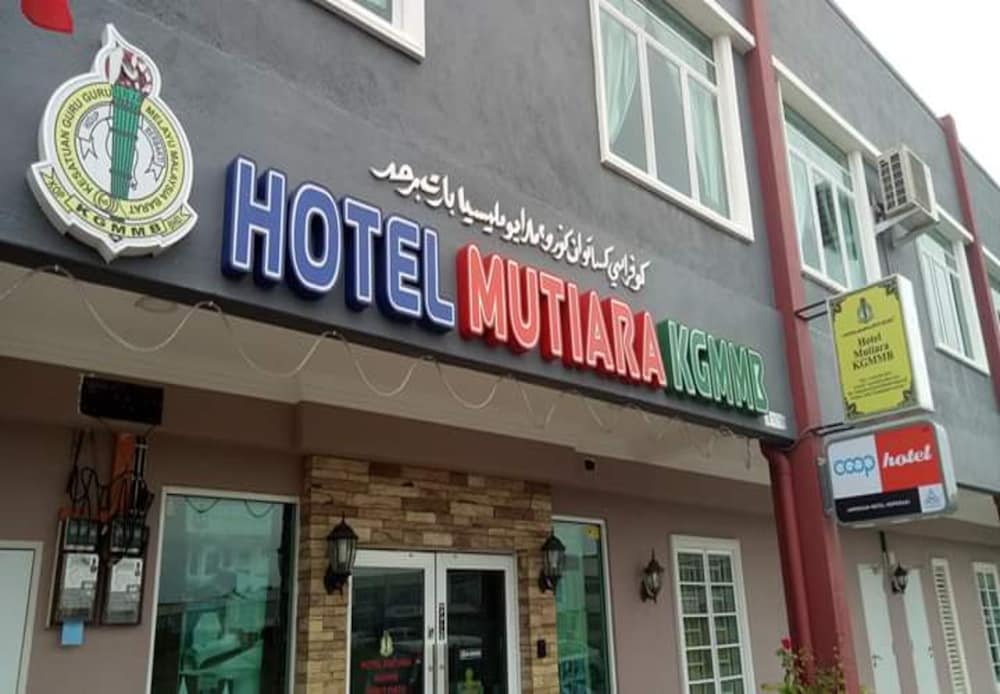 Hotel Mutiara KGMMB by ZUZU 3/53