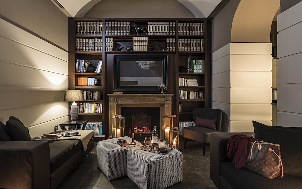The Independent Hotel 43/62