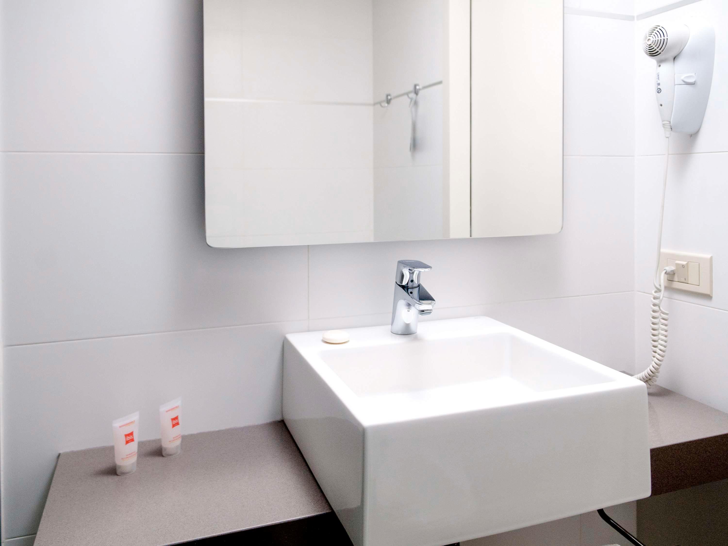 غرفة بسرير مزدوج، Hotel Ibis Montevideo 7/8