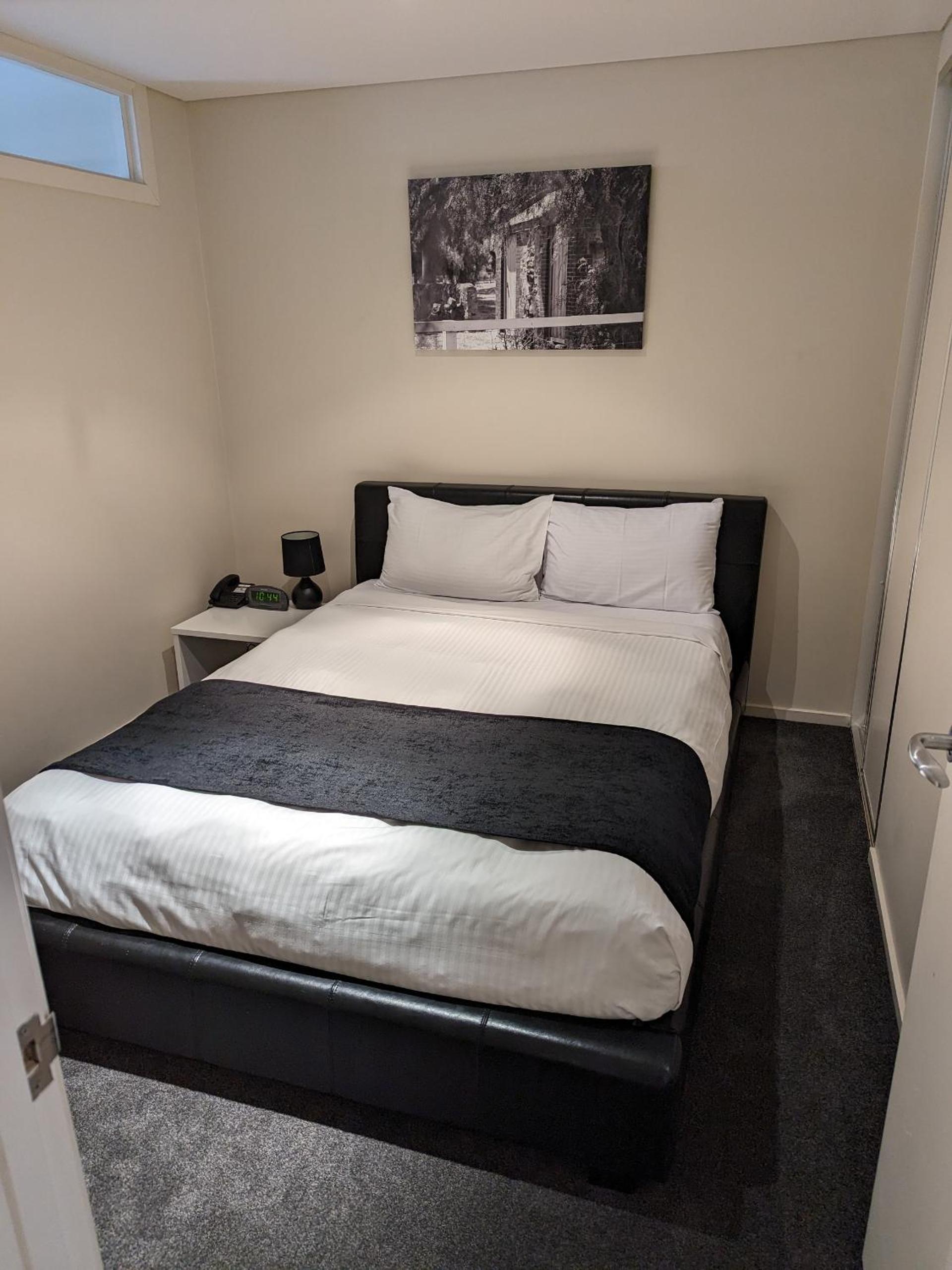 1 Bedroom, Studio, Stair Access Only