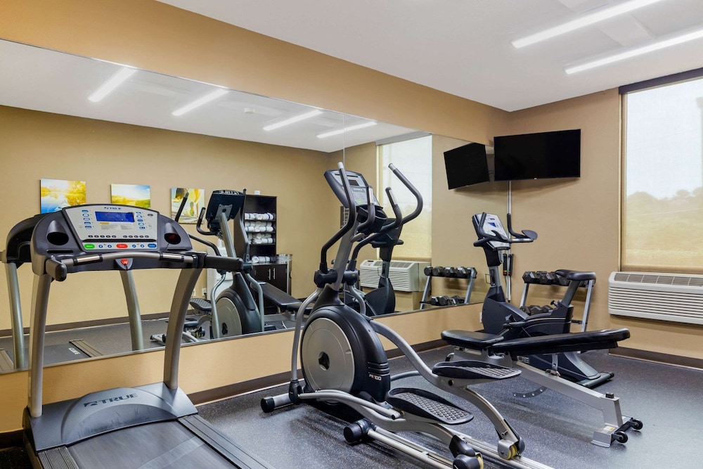 Comfort Inn and Suites Durham Near Duke University 22/44