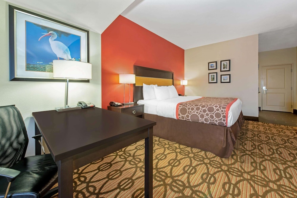 La Quinta Inn & Suites by Wyndham Leesville Ft. Polk 21/50