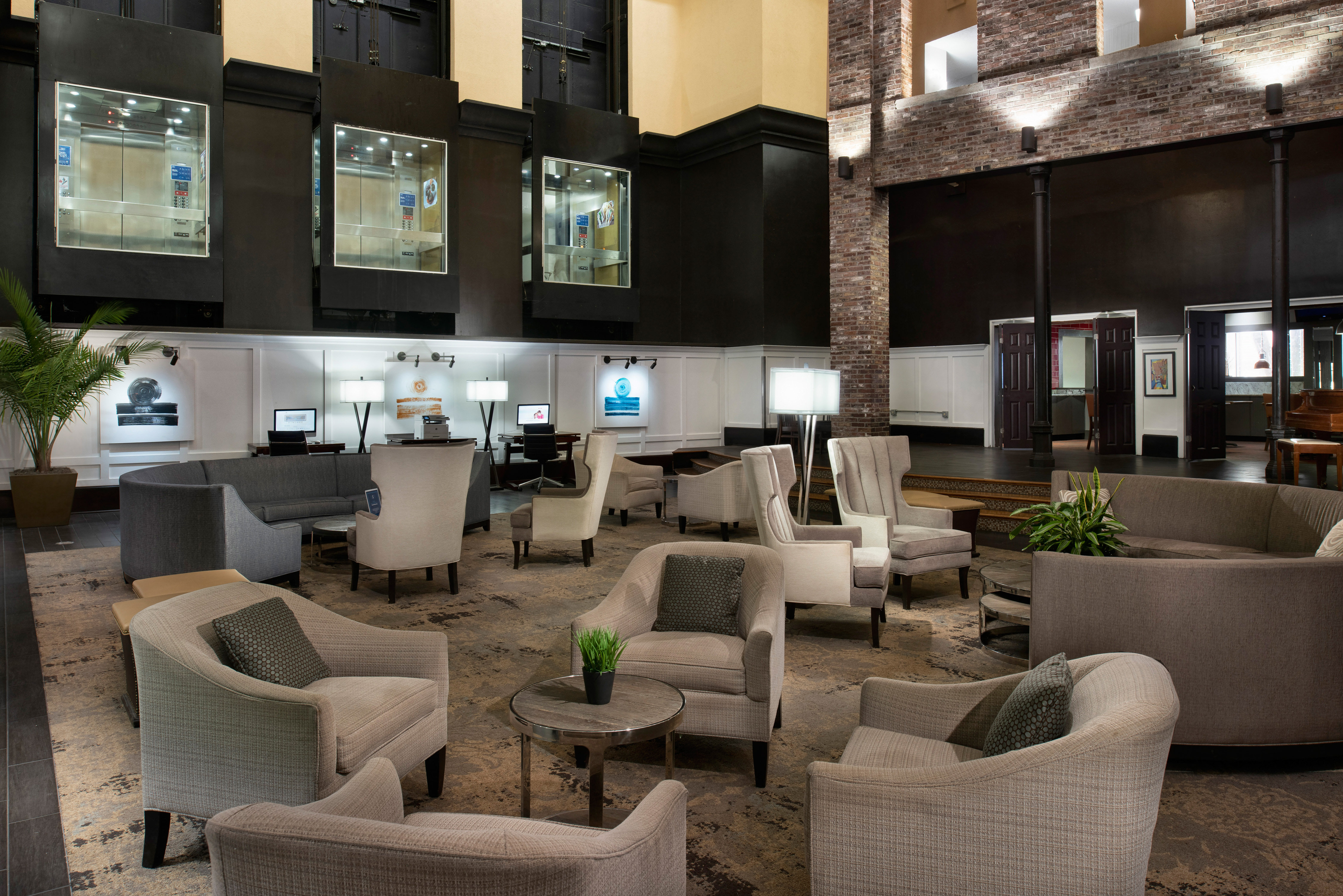 Doubletree By Hilton Hotel Memphis Downtown 37/53