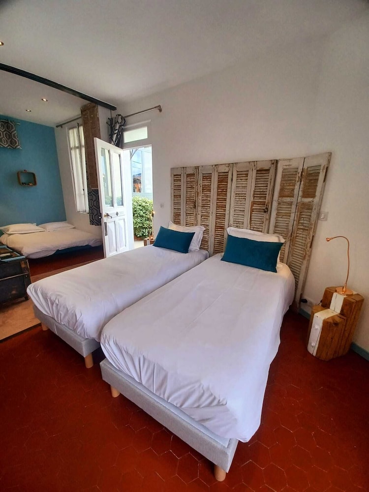 ROOM, TRIPLE, TERRACE