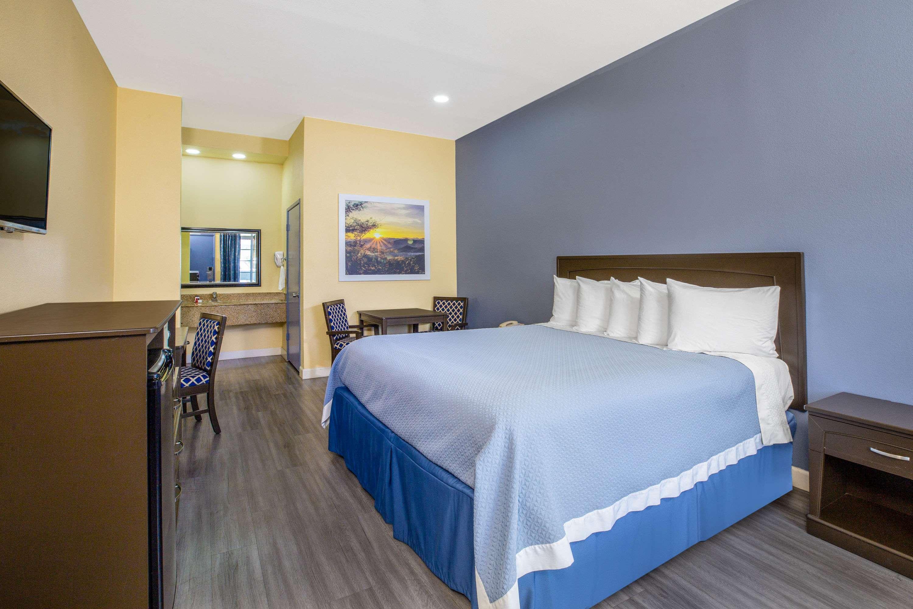 Days Inn By Wyndham Banning Casino/Outlet Mall 5/16
