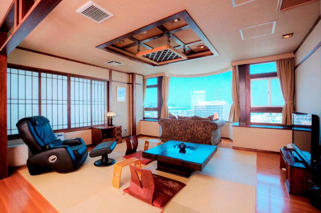 Japanese Western, Deluxe, Twin Beds, Hot Spring Bath، Otaru Furukawa 2/3