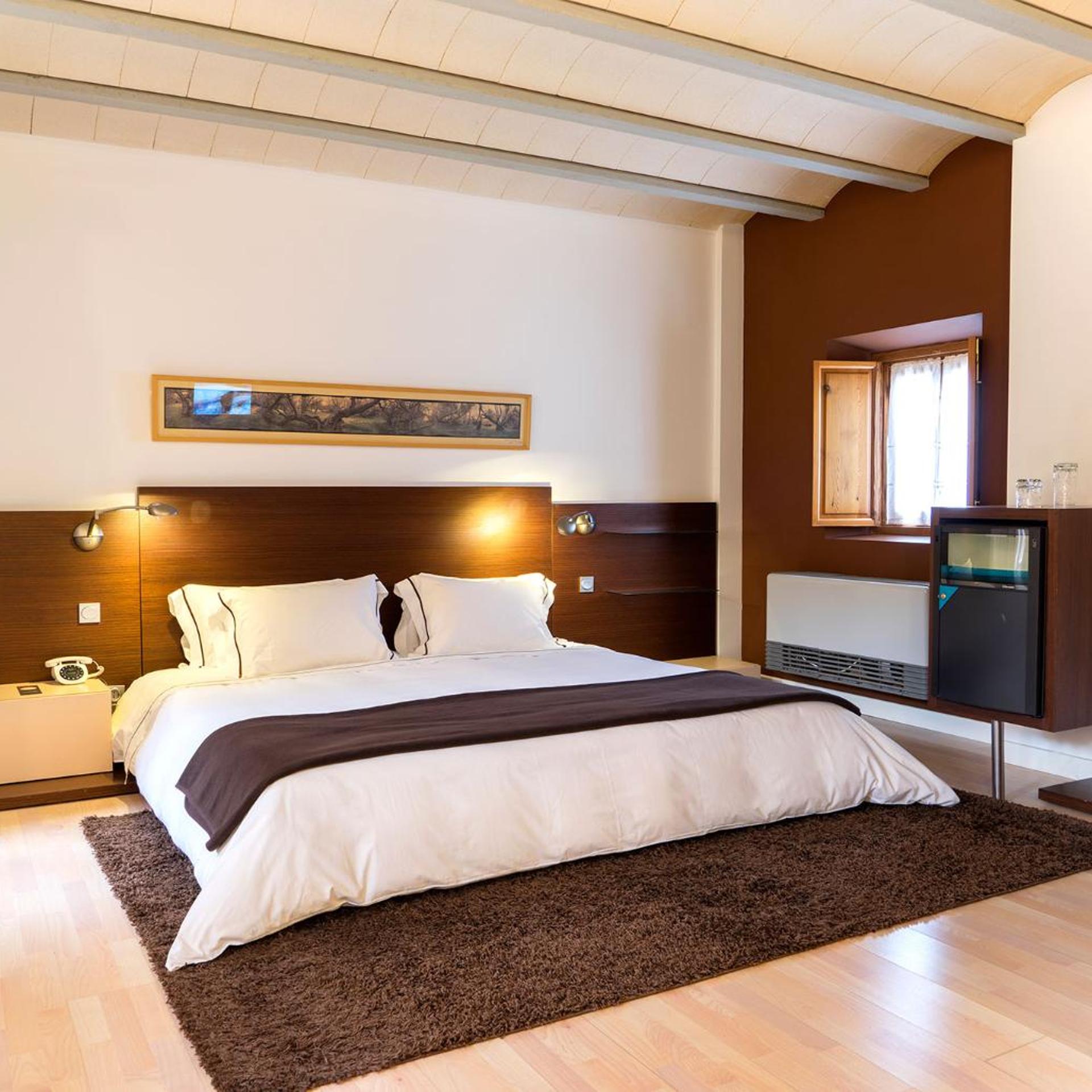 Rustic, Double Bed