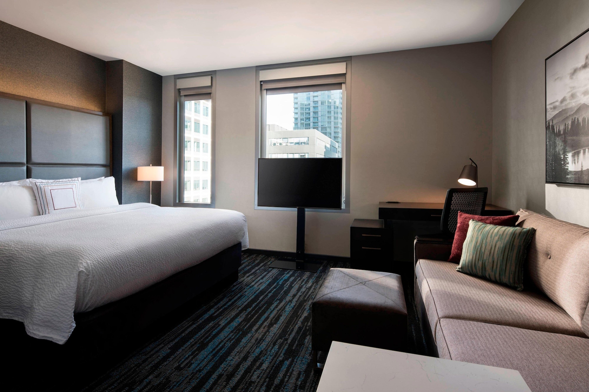 STUDIO, SUITE, KING BED, SOFA, ACCESSIBLE