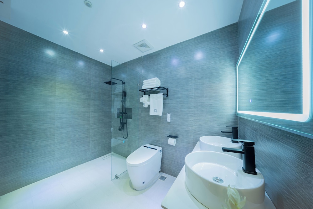 Luks Lofts Hotel & Residences 50/50