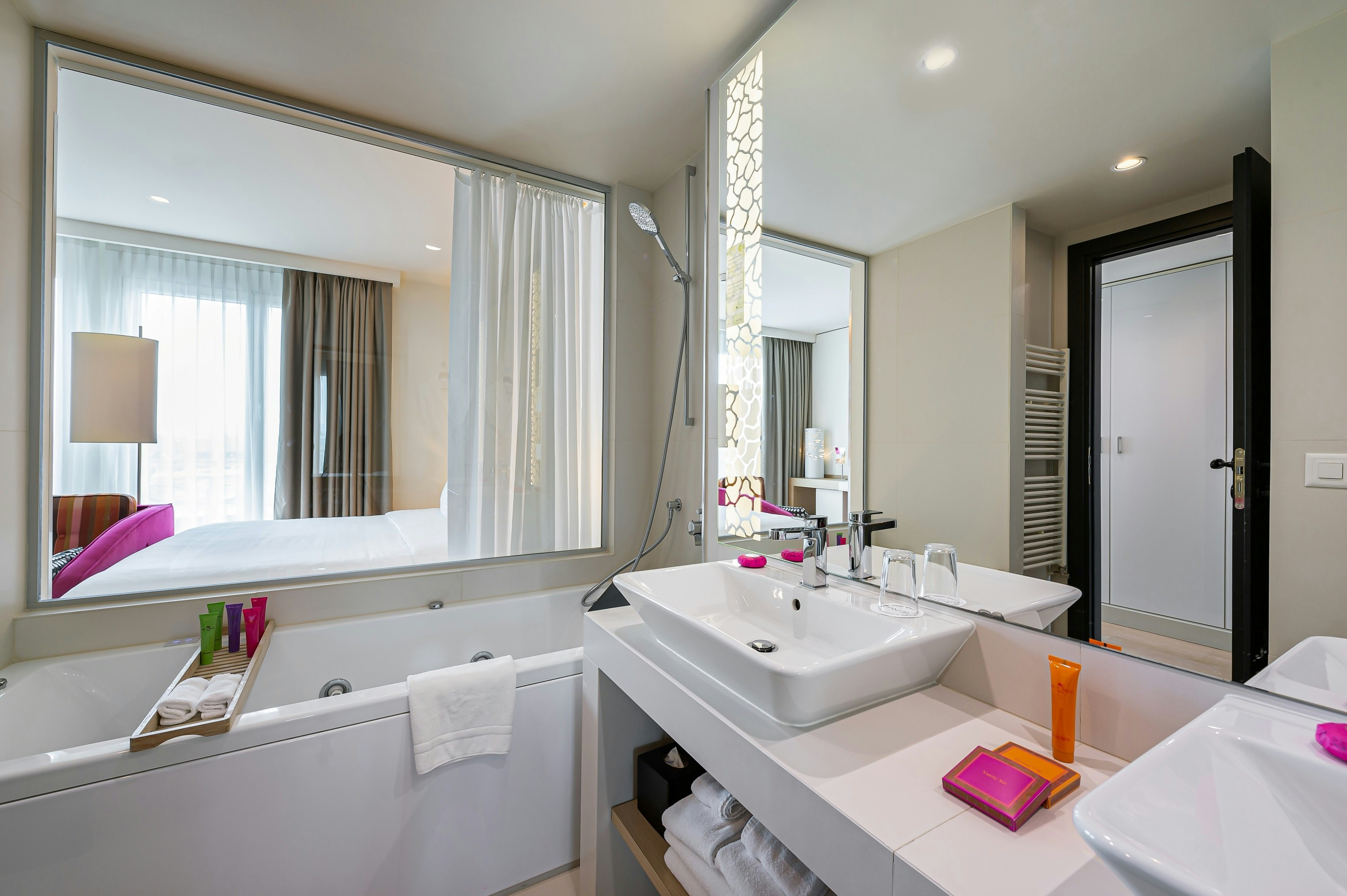 Hotel N Vy 38/47