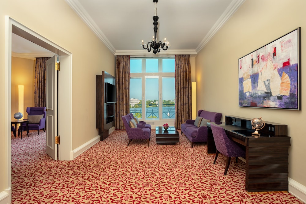 Hotel Atlantic Hamburg, Autograph Collection 24/42