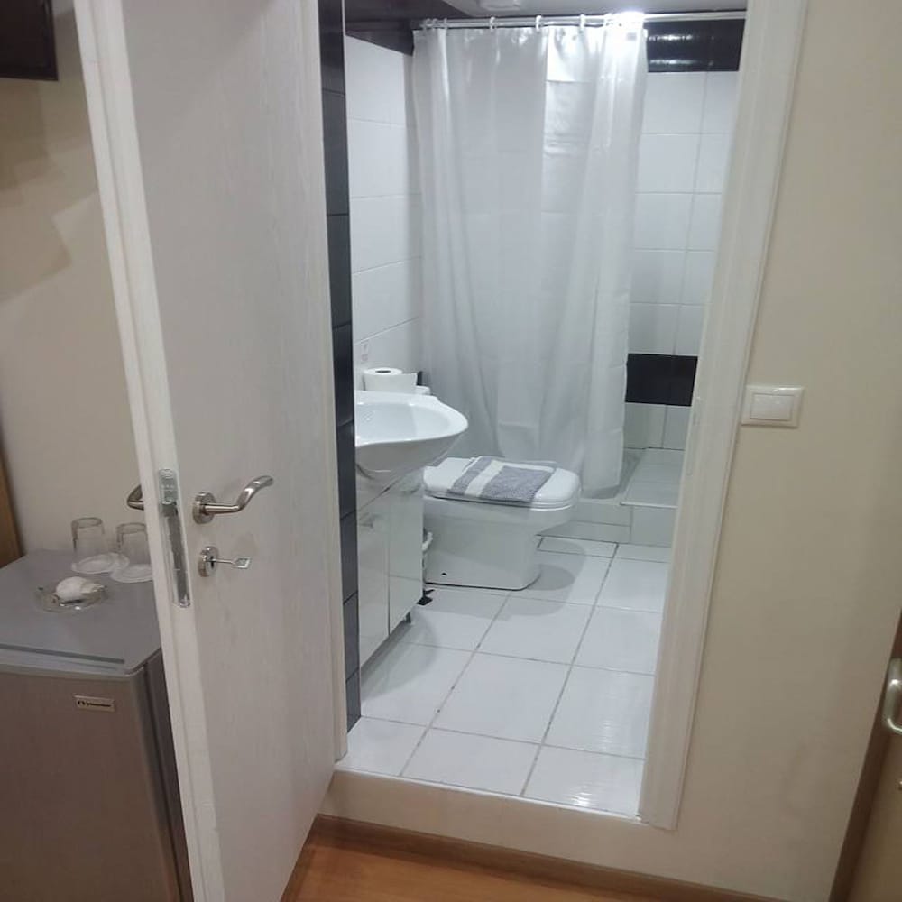 Elikon Hotel 29/32