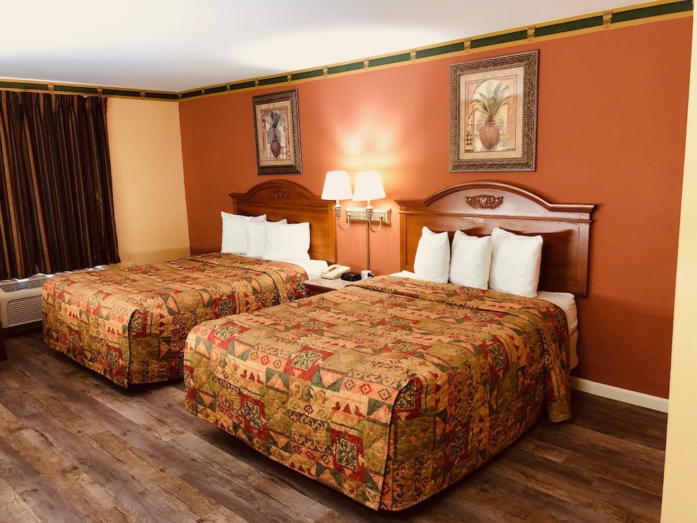 Mountain Inn and Suites Dunlap 3/22