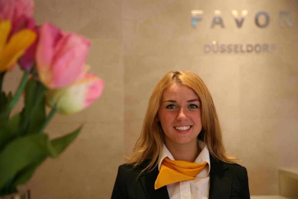Hotel Favor 2/13
