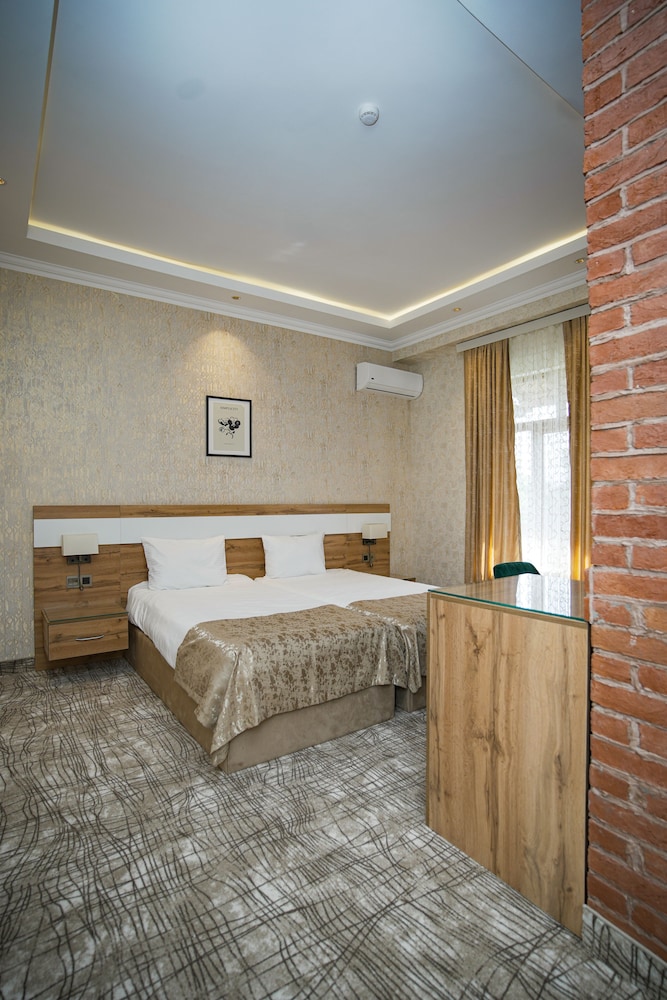 Lakeside Hotel & Spa 15/33