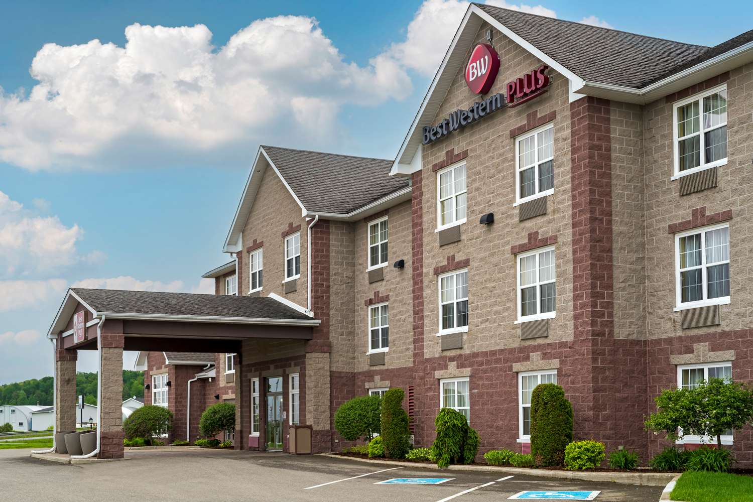 Best Western Plus Grand-Sault Hotel & Suites 24/26