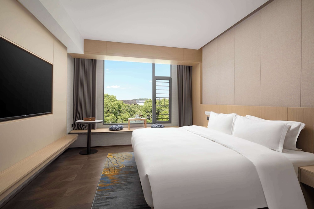 Days Hotel by Wyndham Hengyang Nanyue 12/30