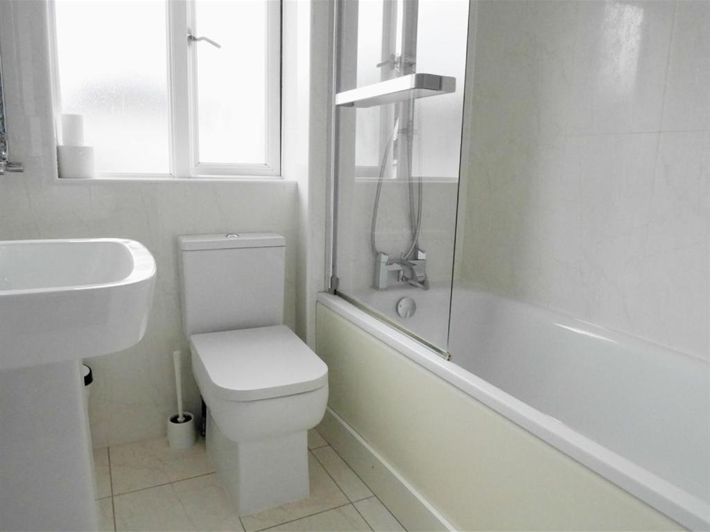 Standard, Triple, Kew Rooms 4/4