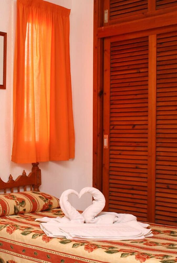 Apartamentos Del Rey in PORTINATX