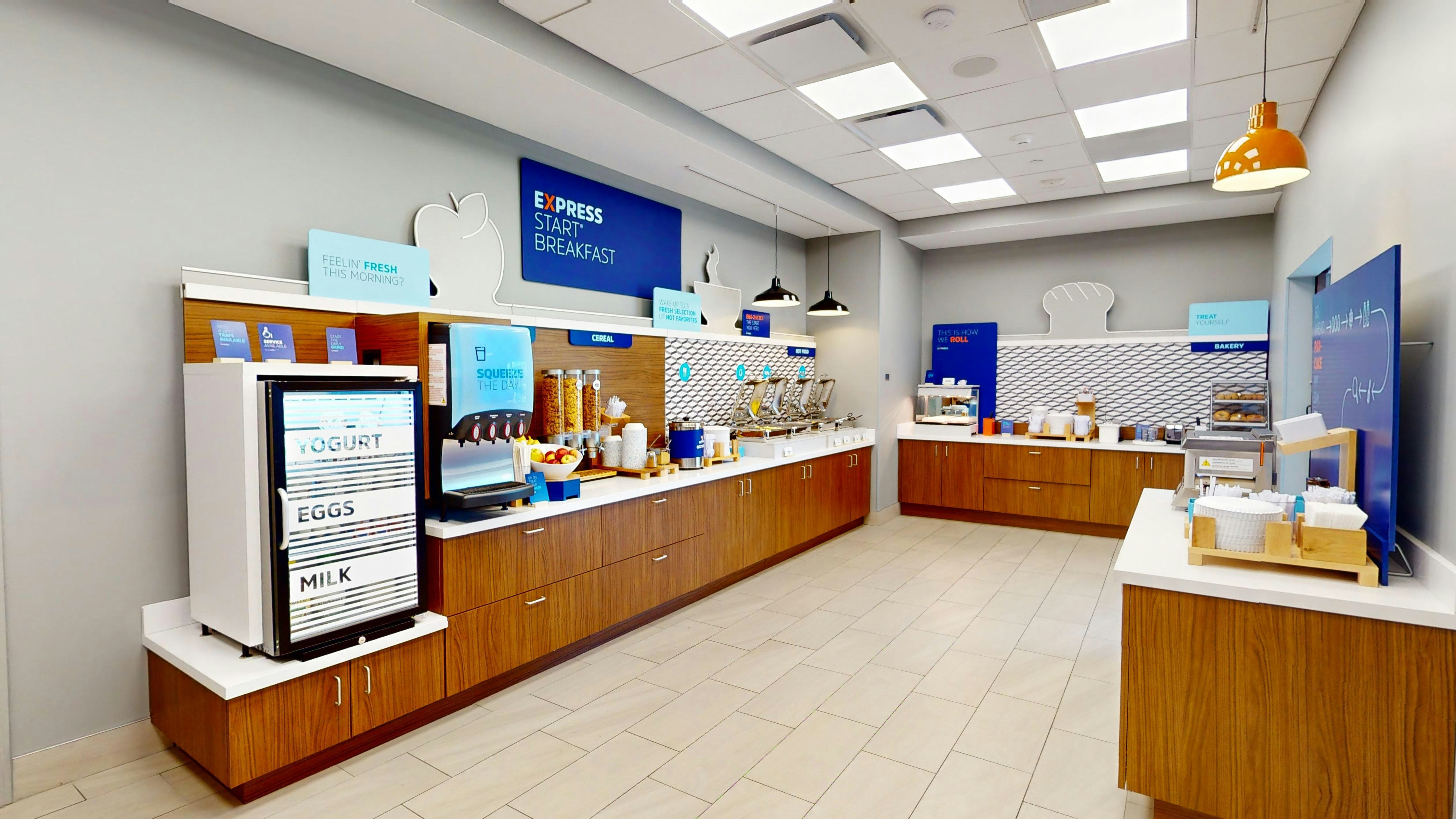 Holiday Inn Express & Suites Chicago Schaumburg, an IHG Hotel 11/50