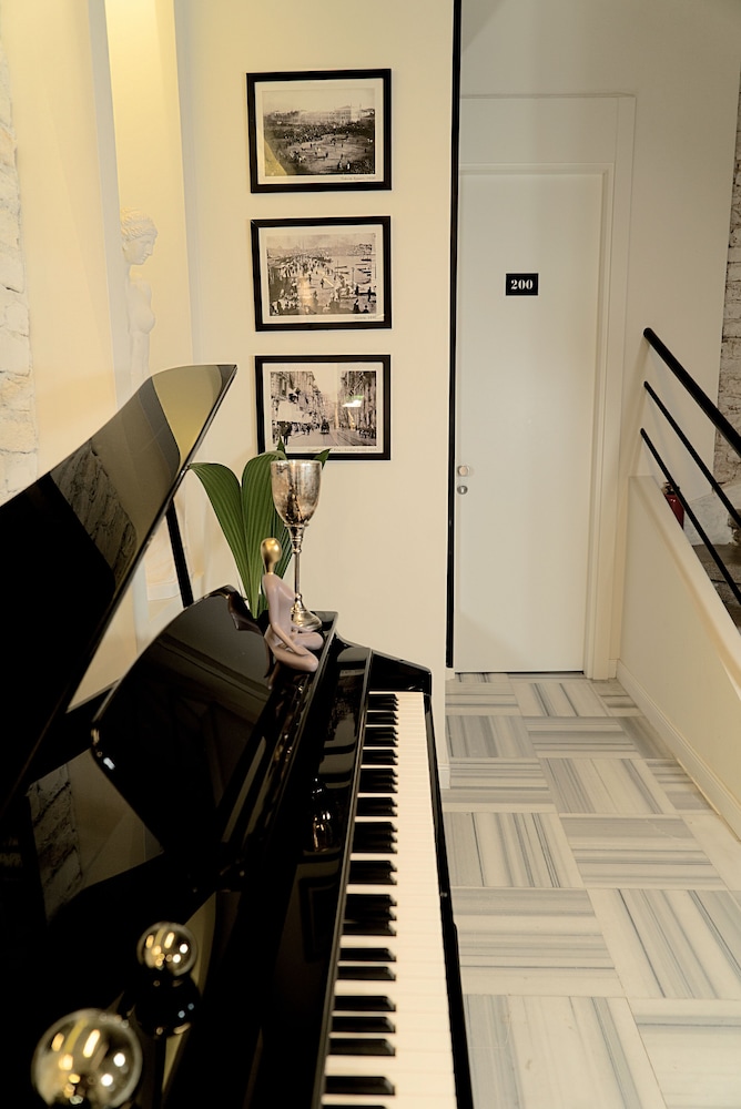 Magnova Studios 58/71