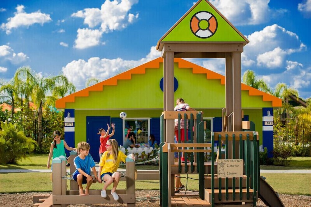 LEGOLAND BEACH RETREAT 13/22