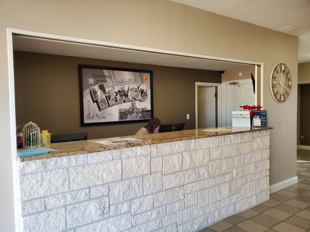 Super 8 by Wyndham Abilene North 4/19