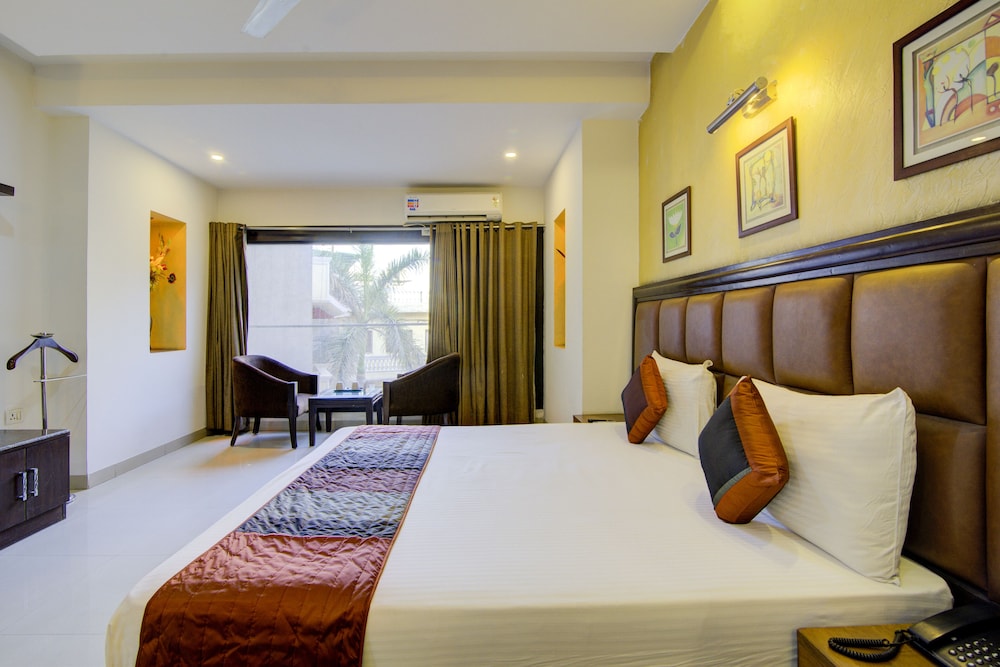 La Sapphire Hotel 17/50