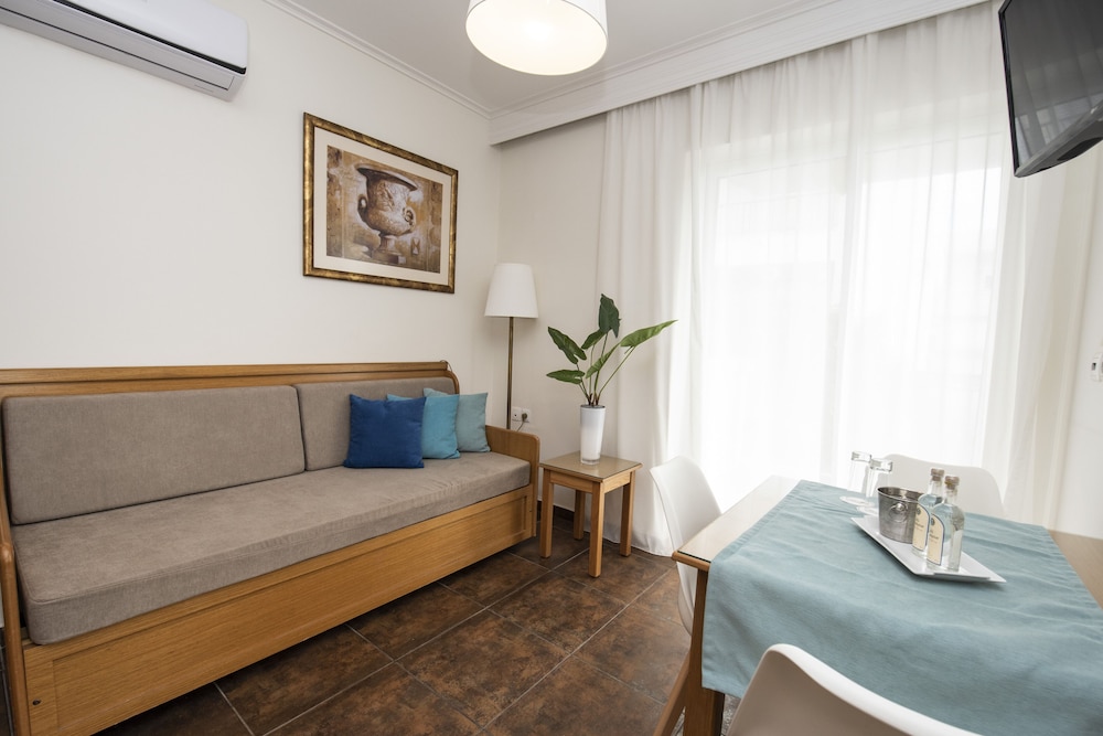 Peridis Family Resort 48/75
